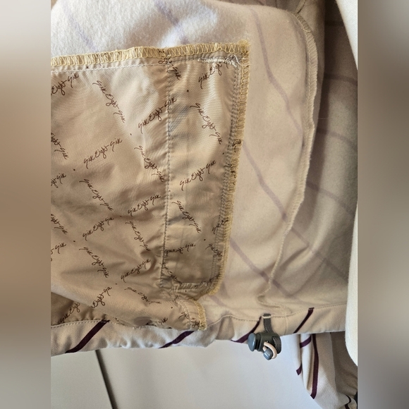 686 Smarty Cream and Maroon Striped Jacket. Size Large - Picture 9 of 14